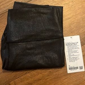 NWT Lululemon Align™ High-Rise Ribbed Pant 28"
Shine - Size 10 - Black Shine